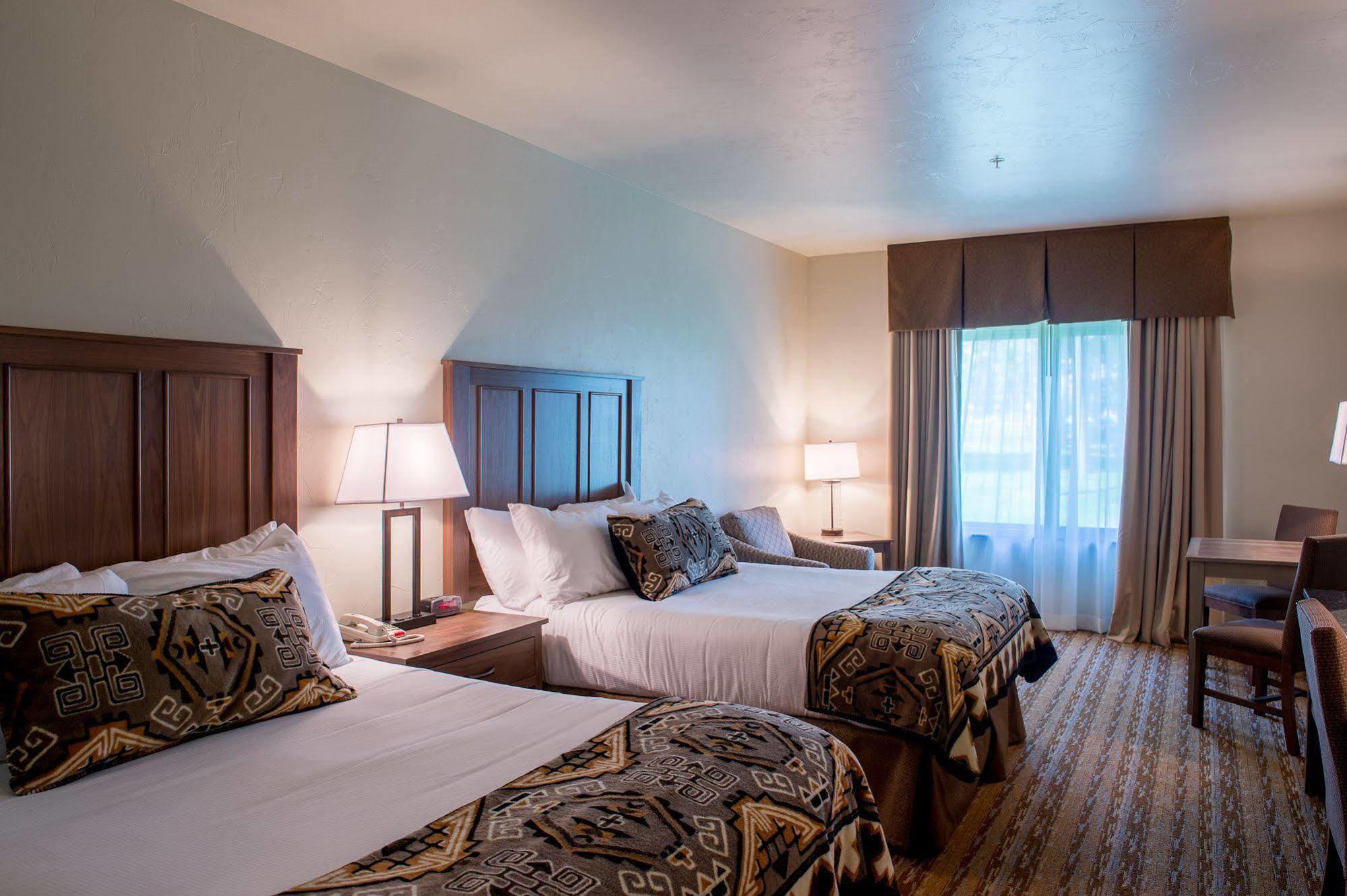 Cedar Creek Lodge&Conference Center Columbia Falls Buitenkant foto