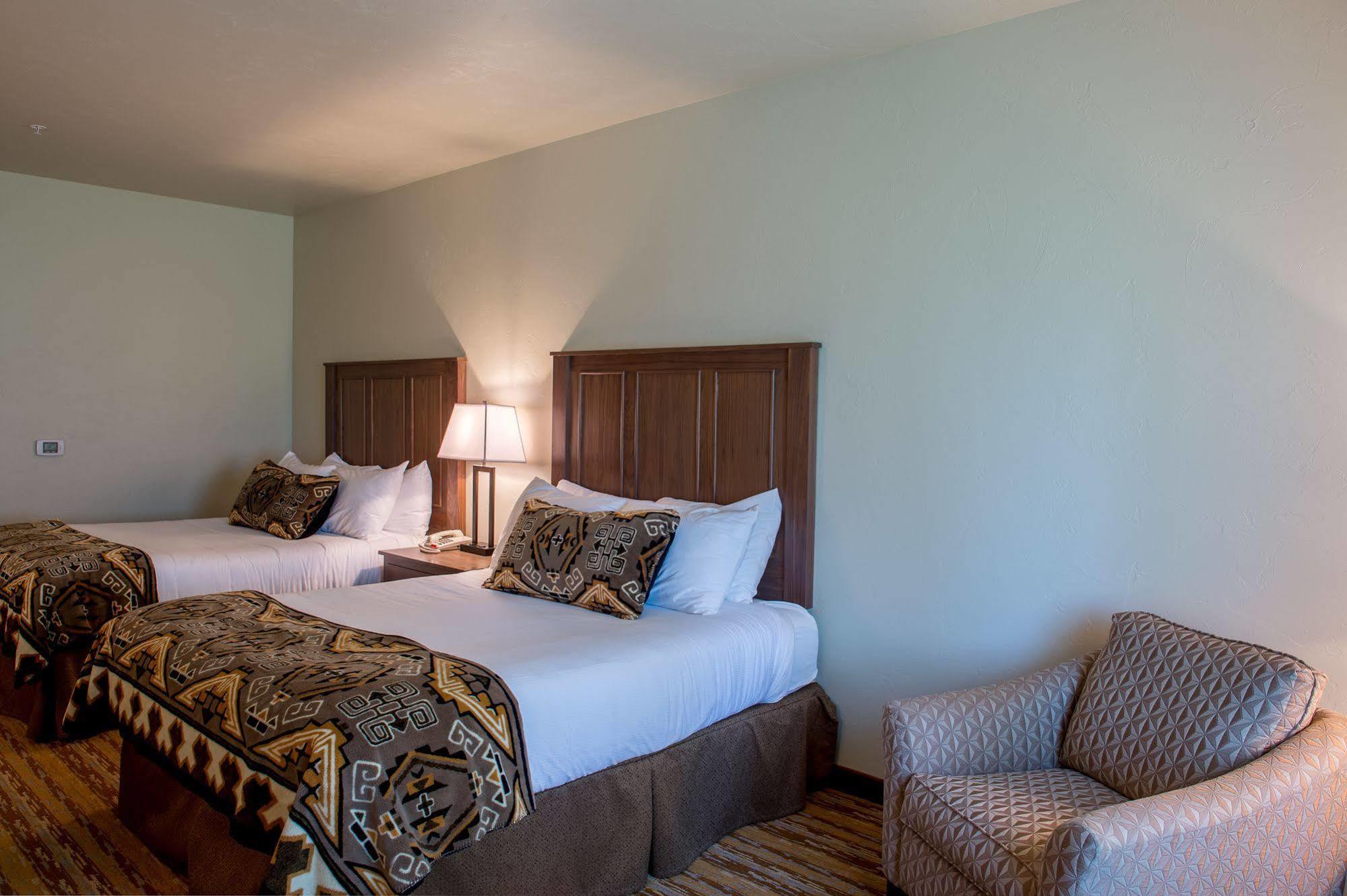 Cedar Creek Lodge&Conference Center Columbia Falls Buitenkant foto
